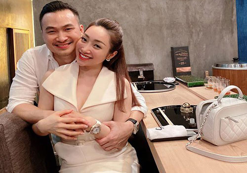 Hậu công khai, Chi Bảo và bạn thân của Ngọc Trinh ngày càng dính như sam