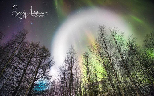 Bí ẩn quả cầu UFO khổng lồ phát sáng ở Sibaria: Cổng thời gian mở ra hay người ngoài hành tinh?