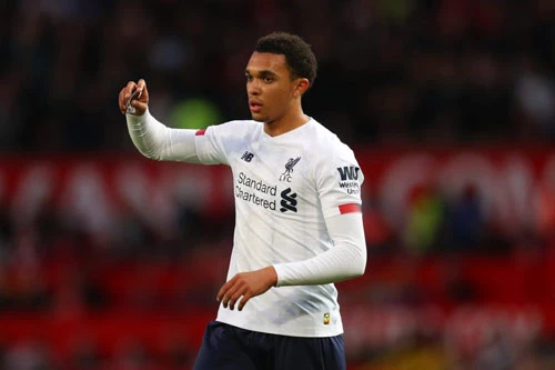 Hậu vệ phải: Trent Alexander-Arnold (Liverpool).