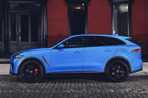 2. Jaguar F-Pace SVR.