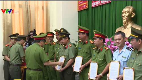 Khen thưởng vụ triệt phá đường dây ma túy xuyên quốc gia