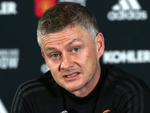 HLV Solskjaer tiết lộ thông tin lực lượng, 'đá đểu' Man City trước derby Manchester