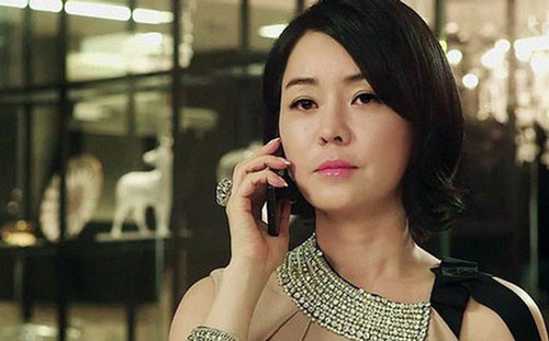 Từng đòi chia tay vì mẹ chồng khó tính, ai ngờ chính bà lại cao tay giúp tôi 'trị' bồ nhí của chồng thế này