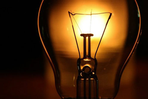 Cái gì càng cũ càng sáng?