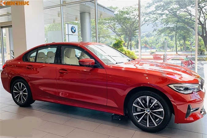 Can canh BMW 330i Sport-Line re hon 200 trieu tai Viet Nam-Hinh-2