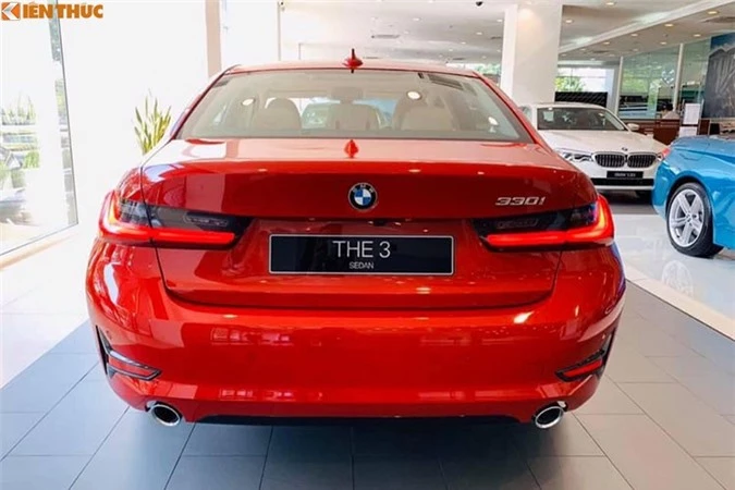 Can canh BMW 330i Sport-Line re hon 200 trieu tai Viet Nam-Hinh-4