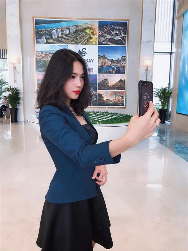 Ngất ngây trước nhan sắc quyến rũ của nữ streamer được mệnh danh Hotgirl bất động sản - Ảnh 3. Ngất ngây trước nhan sắc quyến rũ của nữ streamer được mệnh danh Hotgirl bất động sản - Ảnh 3.