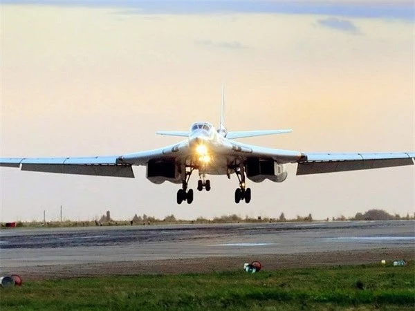 Thien Nga Trang Tu-160M2 dau tien cua Nga ra lo, NATO “het hon”-Hinh-13
