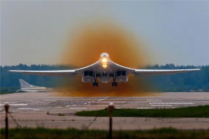 Thien Nga Trang Tu-160M2 dau tien cua Nga ra lo, NATO “het hon”-Hinh-14