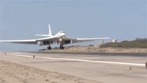 Thien Nga Trang Tu-160M2 dau tien cua Nga ra lo, NATO “het hon”-Hinh-5