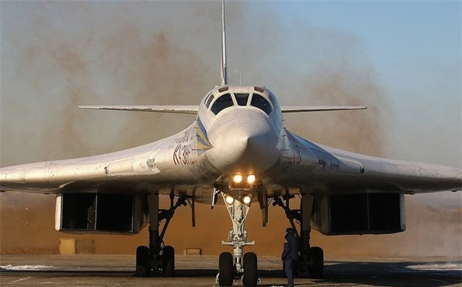 Thien Nga Trang Tu-160M2 dau tien cua Nga ra lo, NATO “het hon”-Hinh-8