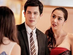 Chồng dứt khoát ly hôn theo bồ giàu, vợ lấy bút ký roẹt rồi rút điện thoại gọi ngay cho bạn thân: "Sang đây đi xem nhà với tao!"