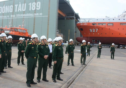 Mới đây, báo Quân đội Nhân dân đã cho công bố những hình ảnh mới nhất về tàu cứu hộ tàu ngầm mang tên Yết Kiêu hiện đang được hoàn thiện tại nhà máy đóng tàu Z189 của Việt Nam. Nguồn ảnh: QĐND.