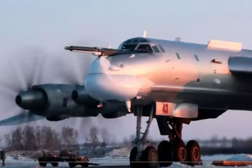 Siêu máy bay ném bom Nga bất ngờ bị tiêm kích Nhật, Hàn áp sát khẩn cấp