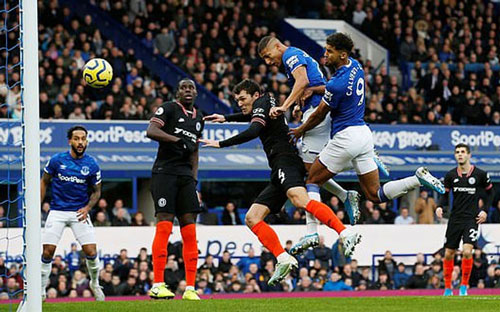 Hàng thủ mơ ngủ, Chelsea "phơi áo" trước Everton