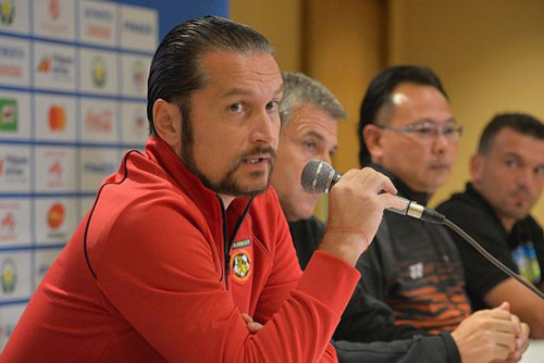 HLV U22 Myanmar gây sốc khi tuyên bố chỉ ngại C.Ronaldo và Messi