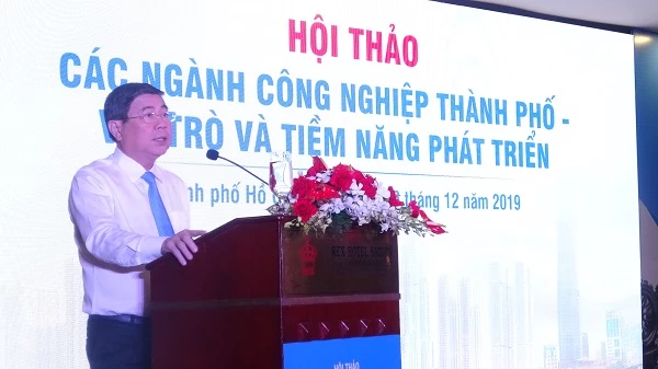 Ông Nguyễn Thành Phong phát biểu tại hội thảo.