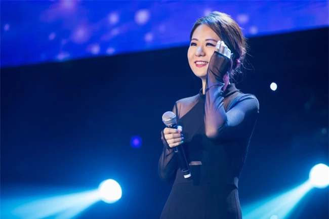 Diva Hồng Kông bị chê hát live tệ hơn Chi Pu, màn rap của Đen Vâu nhận hàng tá gạch đá  - Ảnh 5.