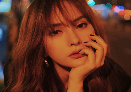 Thu Thủy tự tin khoe eo thon và nhan sắc trẻ trung ở độ tuổi U40