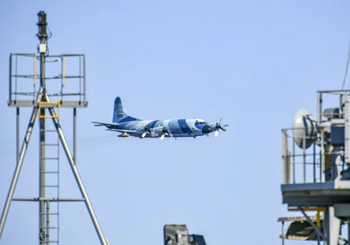 Hải quân Mỹ đã công bố những hình ảnh cho thấy một máy bay tuần tra hàng hải và chống ngầm P-3F Orion của Iran bị cáo buộc đã “có hành động khiêu khích nguy hiểm”.