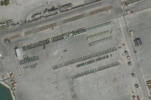 Hình ảnh được cho là số vũ khí mới được Nga chuyển đến Syria.