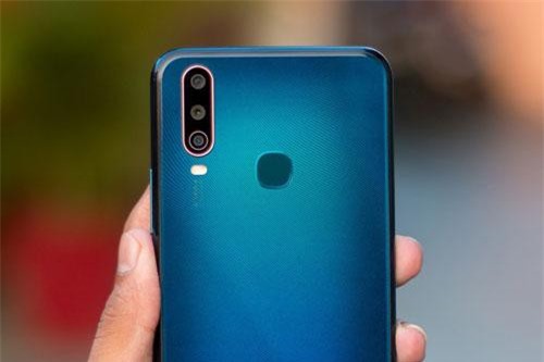 Smartphone 3 camera sau, chip S665, pin 5.000 mAh, giá gần 4 triệu tại Việt Nam