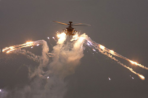 Tên lửa phòng không "lão làng" của Liên Xô xử đẹp Apache của Mỹ