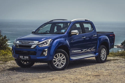 2. Isuzu D-Max (doanh số: 129.832 chiếc).