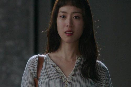 Đột ngột về nhà giữa ca trực, cảnh tượng bắt gặp khiến tôi bật cười đầy "chua chát"