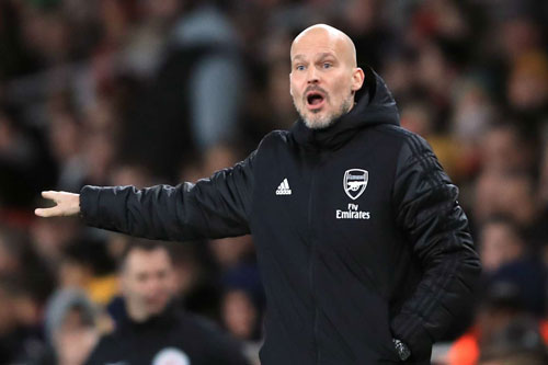 HLV Ljungberg: Arsenal còn cơ hội chen chân vào top 4 Ngoại hạng Anh