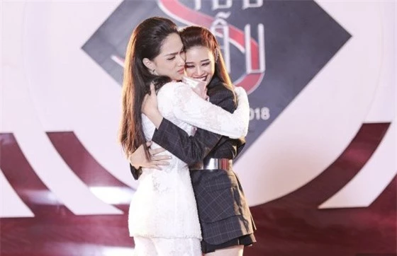 Hoa hậu Hoàn vũ Việt Nam 2019 - Khánh Vân là học trò của Hoa hậu Hương Giang ở cuộc thi siêu mẫu - Ảnh 3.