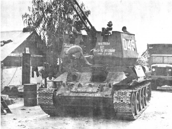 Viet Nam tung cai bien xe tang T-34 thanh… phao phong khong tu hanh-Hinh-5