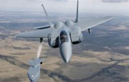 Infographic: "Đại bàng bất bại" F-15K Hàn Quốc lao lên đề phòng "gấu già" Tu-95MS Nga