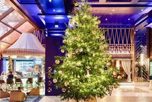 Trang hoàng bằng đá quý, cây thông Noel được định giá 15 triệu USD