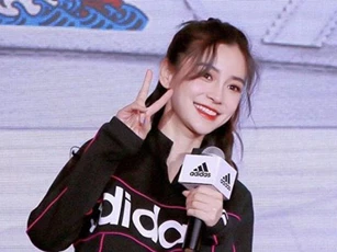 Giữa lùm xùm tự photoshop ảnh lố bịch, Angelababy bị chê lười biếng chỉ bởi một hành động