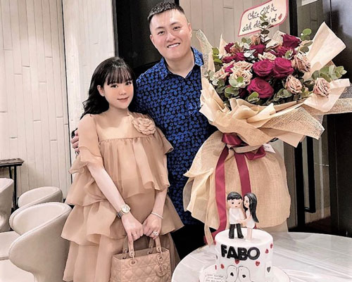 Cu&#x1ED9;c s&#x1ED1;ng &#xED;t bi&#x1EBF;t c&#x1EE7;a YouTuber v&#xE0; b&#xE0; x&#xE3; hot girl v&#x1EEB;a t&#x1EAD;u &#x111;&#x1ED3;ng h&#x1ED3; 2,5 t&#x1EF7; &#x111;&#x1ED3;ng