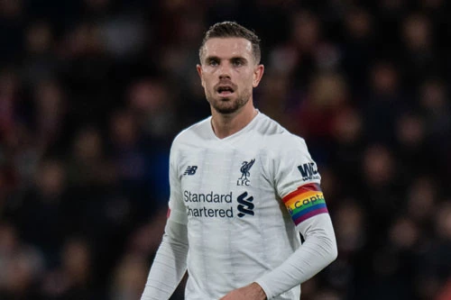 Tiền vệ trung tâm: Jordan Henderson (Liverpool).