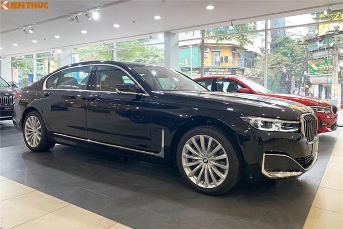 Chi tiet BMW 740Li moi gan 5,6 ty dong tai Ha Noi