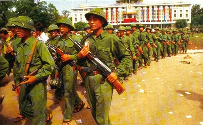 Diem lai loat vu khi da tro thanh bieu tuong cua nguoi linh bo doi Cu Ho-Hinh-6