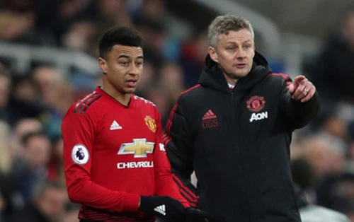 HLV Solskjaer ca ngợi tài năng của Lingard.