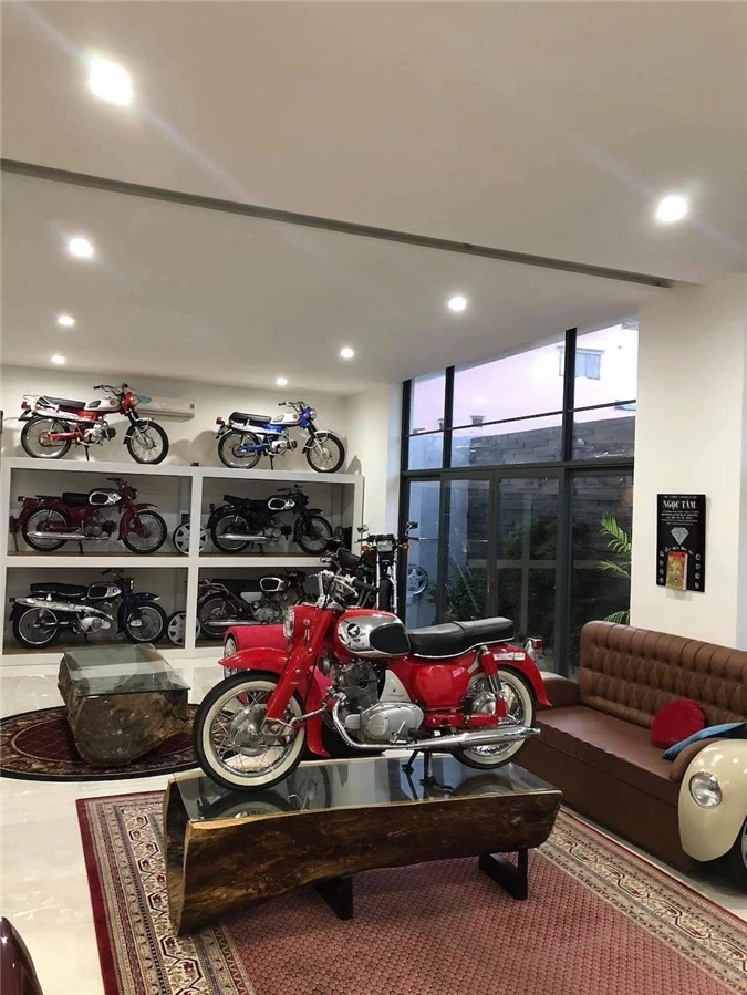 Nhà sưu tập dày công săn lùng những chiếc xe máy