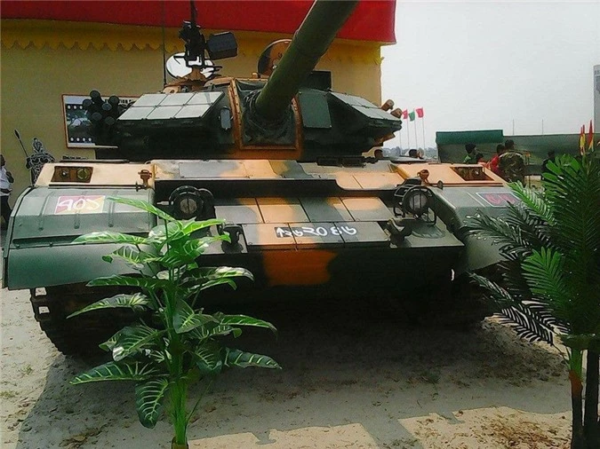 Viet Nam nen hoc theo cach cai bien xe tang T-54/55 trong giong het T-90 nay?-Hinh-6