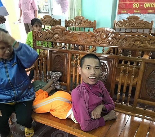 Hơn 300 triệu đồng hỗ trợ nạn nhân chất độc da cam bị thiệt hại bởi cơn bão số 5