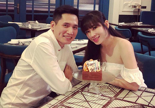 Phát ghen tổ ấm bên vợ đẹp, con xinh của BTV Quốc Khánh