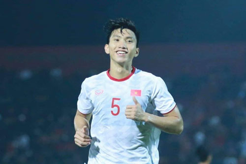 CLIP: Văn Hậu đánh đầu tung lưới U22 Indonesia, mở tỷ số cho U22 Việt nam