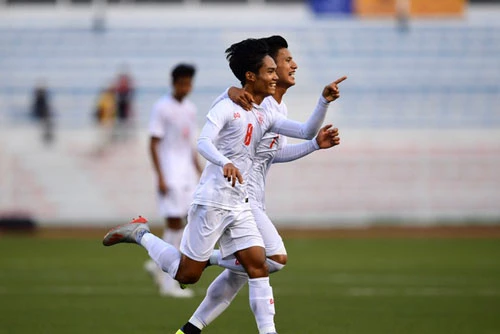 Các cầu thủ U22 Myanmar ăn mừng bàn thắng. Ảnh: Zing.