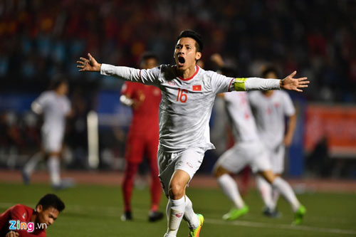 CLIP: Siêu phẩm sút xa, nhân đôi cách biệt của Hùng Dũng