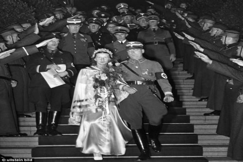 Trường đào tạo cô dâu của Đức quốc xã dạy gì?