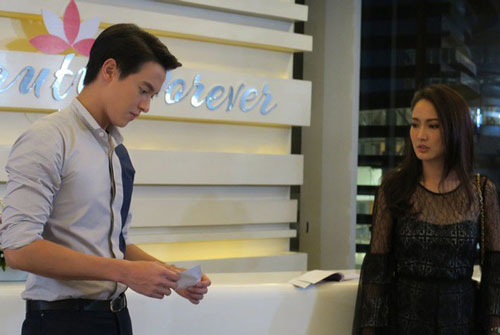 Chồng biển thủ 200 cây vàng của nhà vợ để cùng người tình "cao chạy xa bay" ngờ đâu ký giấy ly hôn xong vào mở két sắt lấy vàng anh mới hoảng hồn với thứ bên trong