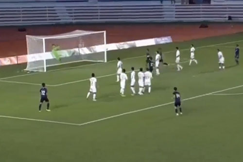 CLIP: ‘Lão tướng’ trả lễ giúp U22 Campuchia gỡ hòa Myanmar